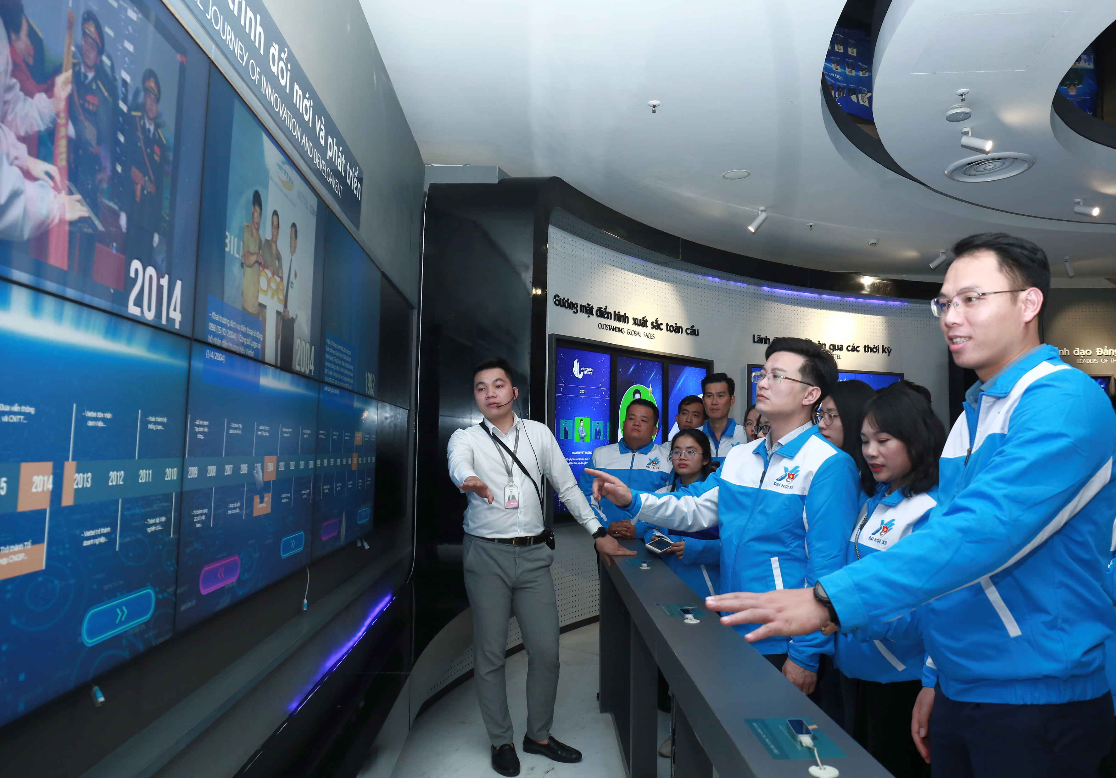 Trong bối cảnh đầy khó khăn, thách thức, đẩy mạnh chuyển đổi số là hết sức cấp thiết