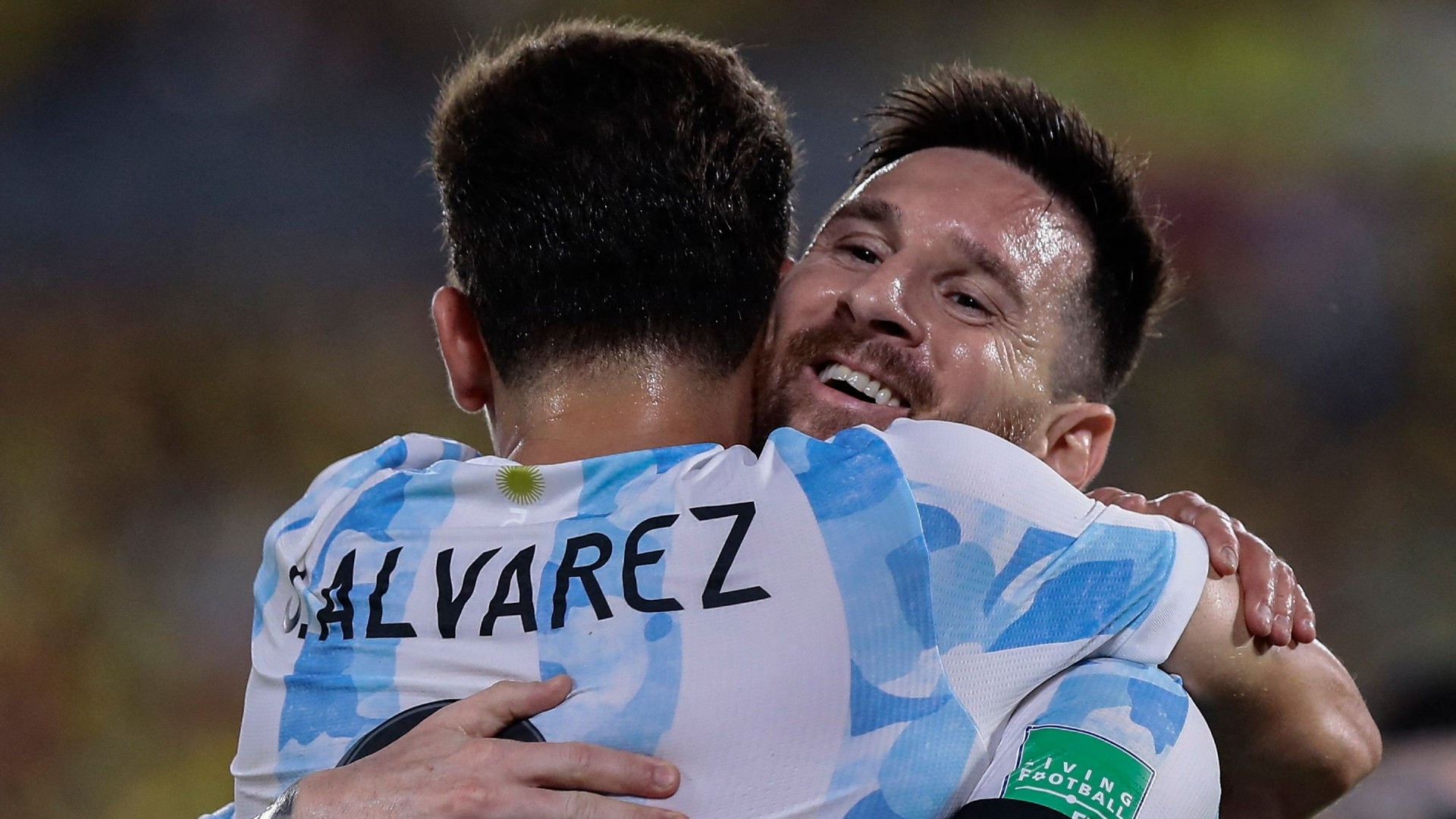 Messi nhận giải cầu thủ xuất sắc nhất trận bán kết World Cup 2022