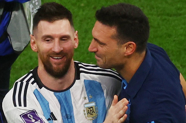 Argentina vào chung kết World Cup 2022, HLV Scaloni hết lời ca ngợi Messi