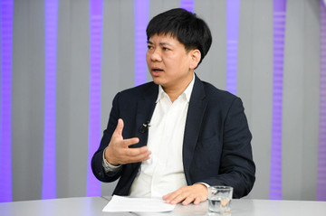 Cổ phiếu Apax Holdings giảm 16 phiên, ông Nguyễn Ngọc Thủy lại giải trình