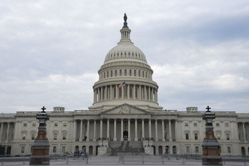 Hạ viện Mỹ thông qua dự luật tài trợ ngắn hạn ngăn chính phủ đóng cửa
