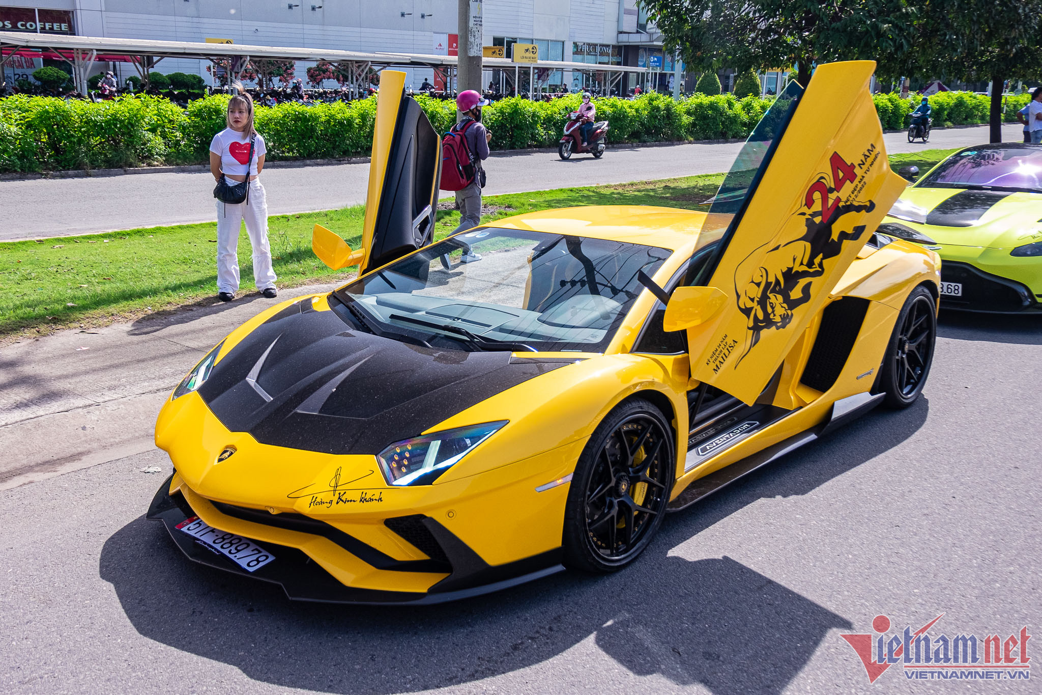 Siêu xe Lamborghini vừa bị triệu hồi của Hoàng Kim Khánh có gì đặc biệt?