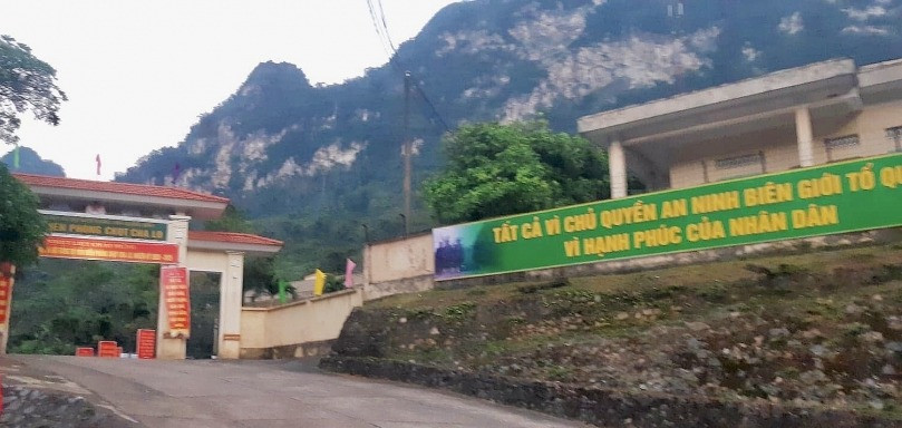 “Cùng ăn, cùng ở, cùng làm, cùng nói tiếng dân tộc”, bảo vệ dân, bảo vệ biên giới