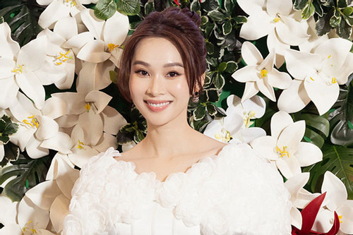 Hoa hậu Thu Thảo hiếm hoi xuất hiện tại Hà Nội