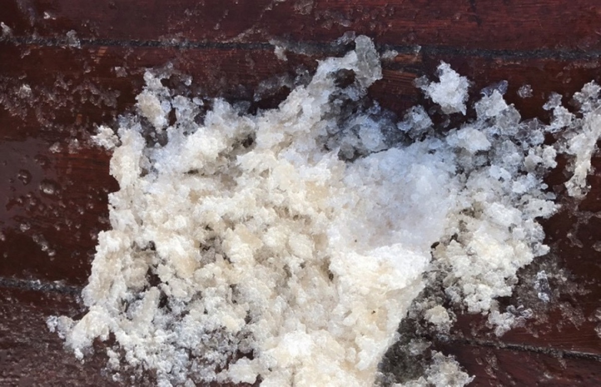 temperatures falls below zero, ice and frost recorded on fansipan mt peak picture 2