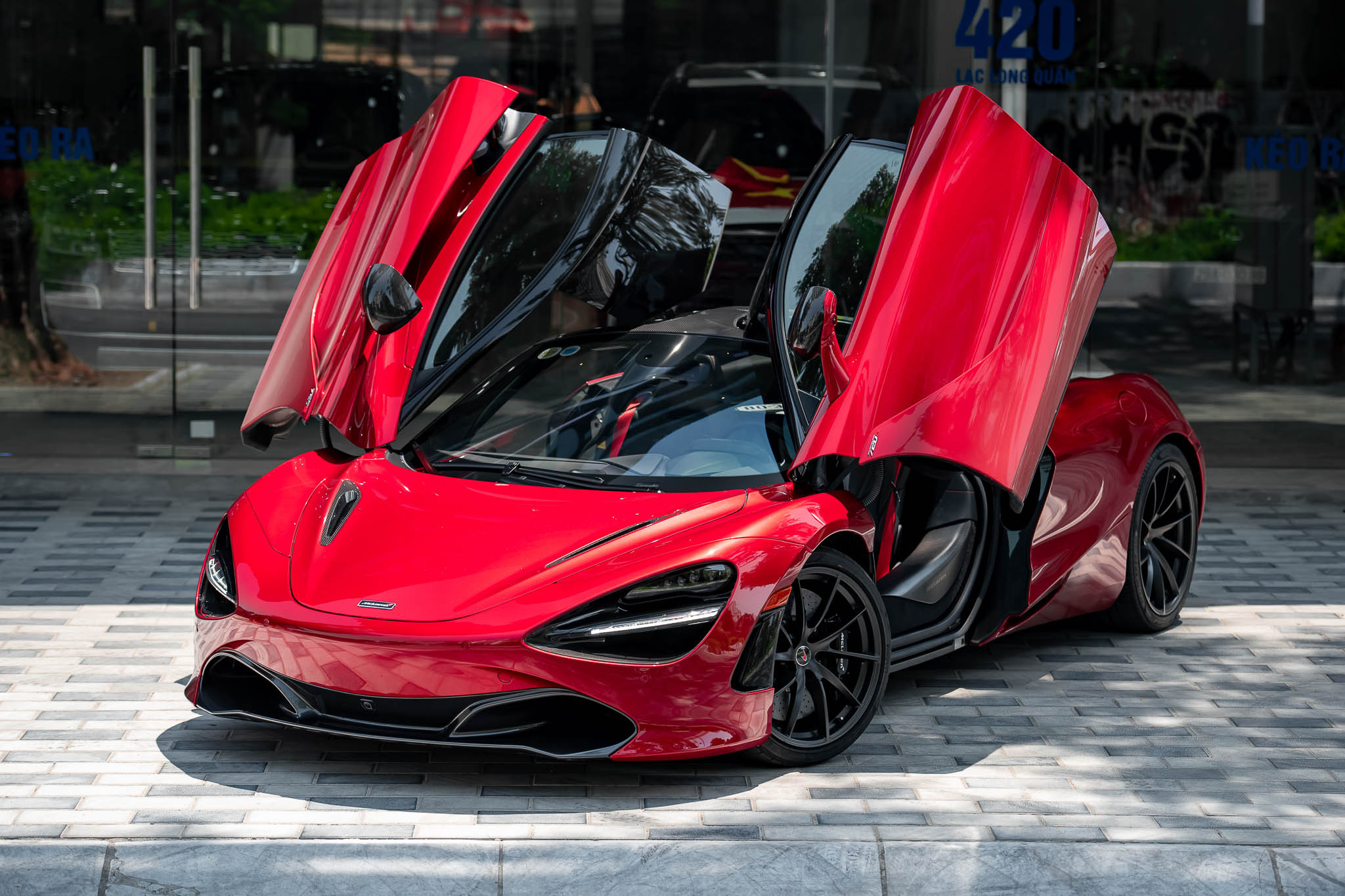Khám phá “siêu xe quốc dân” McLaren 720S tại Việt Nam