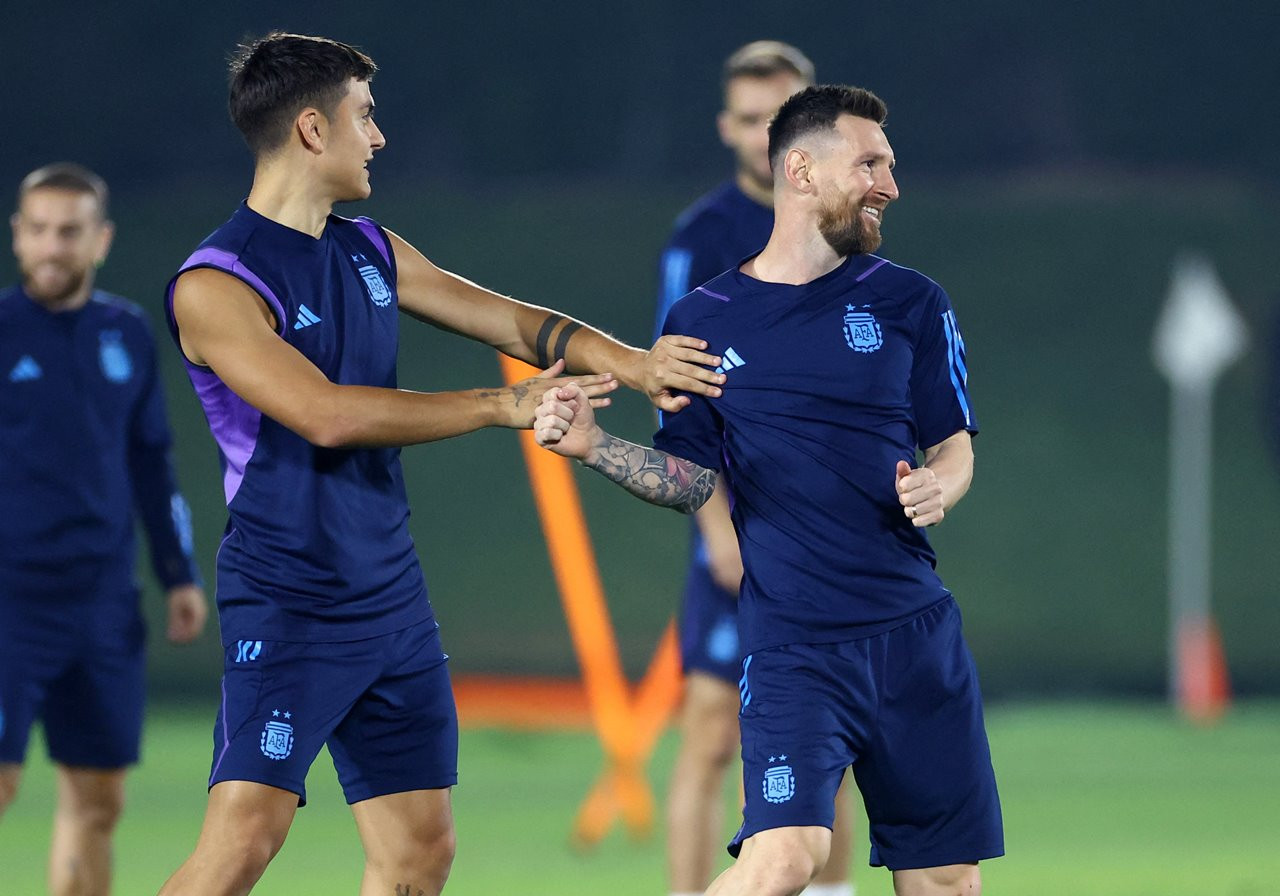 Messi và đồng đội cười thả ga trước trận chung kết World Cup với Pháp
