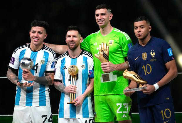 World Cup 2022: Hào quang Messi và nỗi ghen tị thấu tim Mbappe