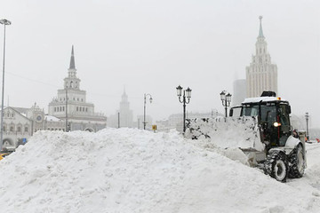 Moscow tê liệt vì tuyết rơi kỷ lục