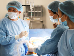 Can thiệp bào thai thành công, cứu sống hàng trăm em bé ngay từ trong bụng mẹ