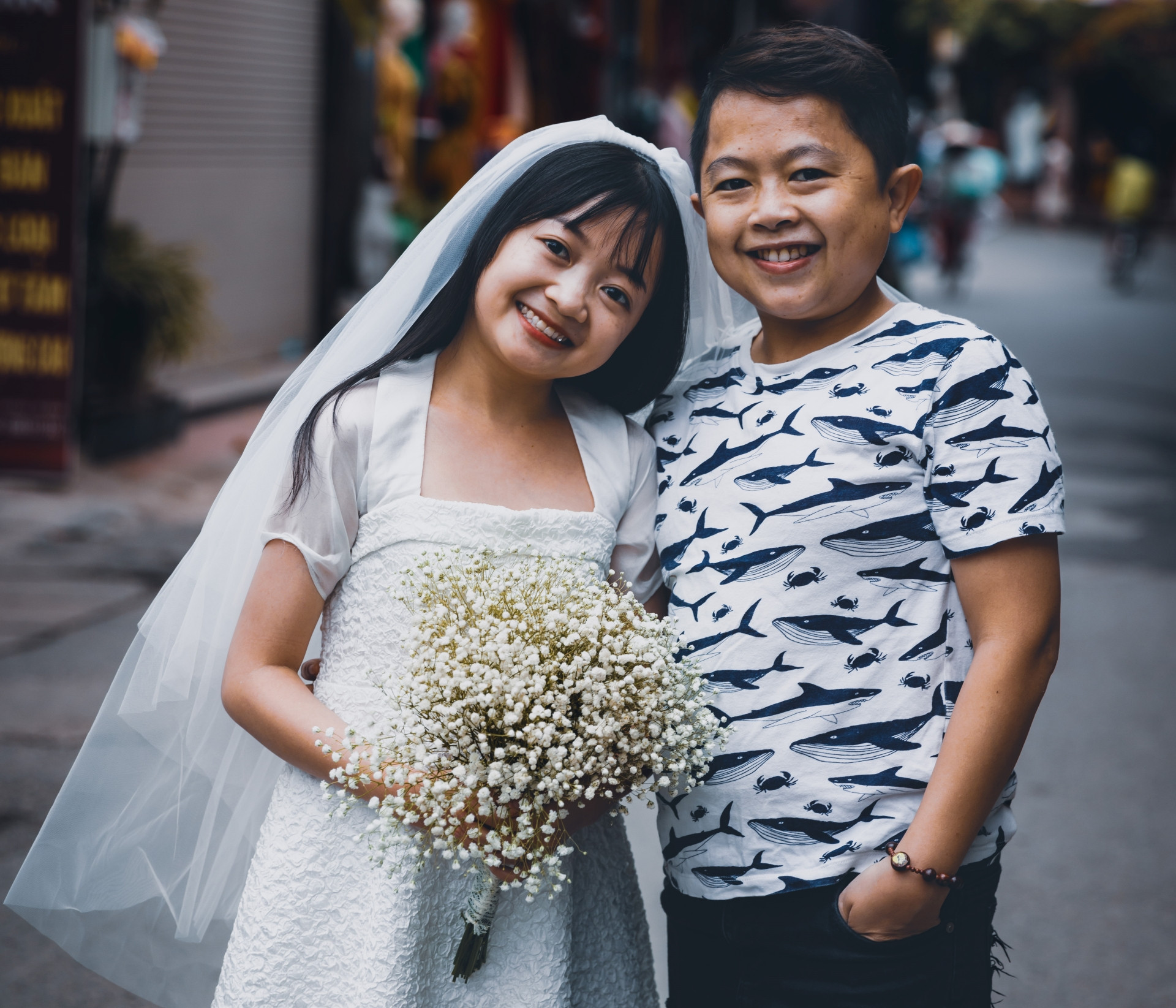 Vợ chồng tí hon ở Nghệ An tổ chức lễ cưới 30 mâm, khách đến gấp đôi