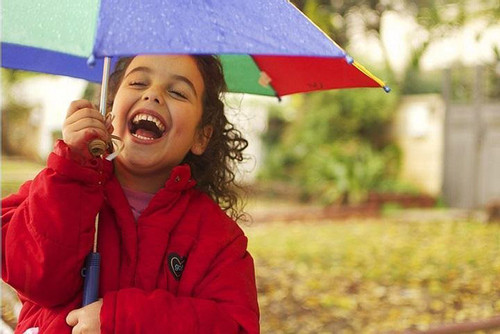 Những điều nên và không nên làm để bảo vệ sức khỏe cho trẻ khi thời tiết chuyển mùa