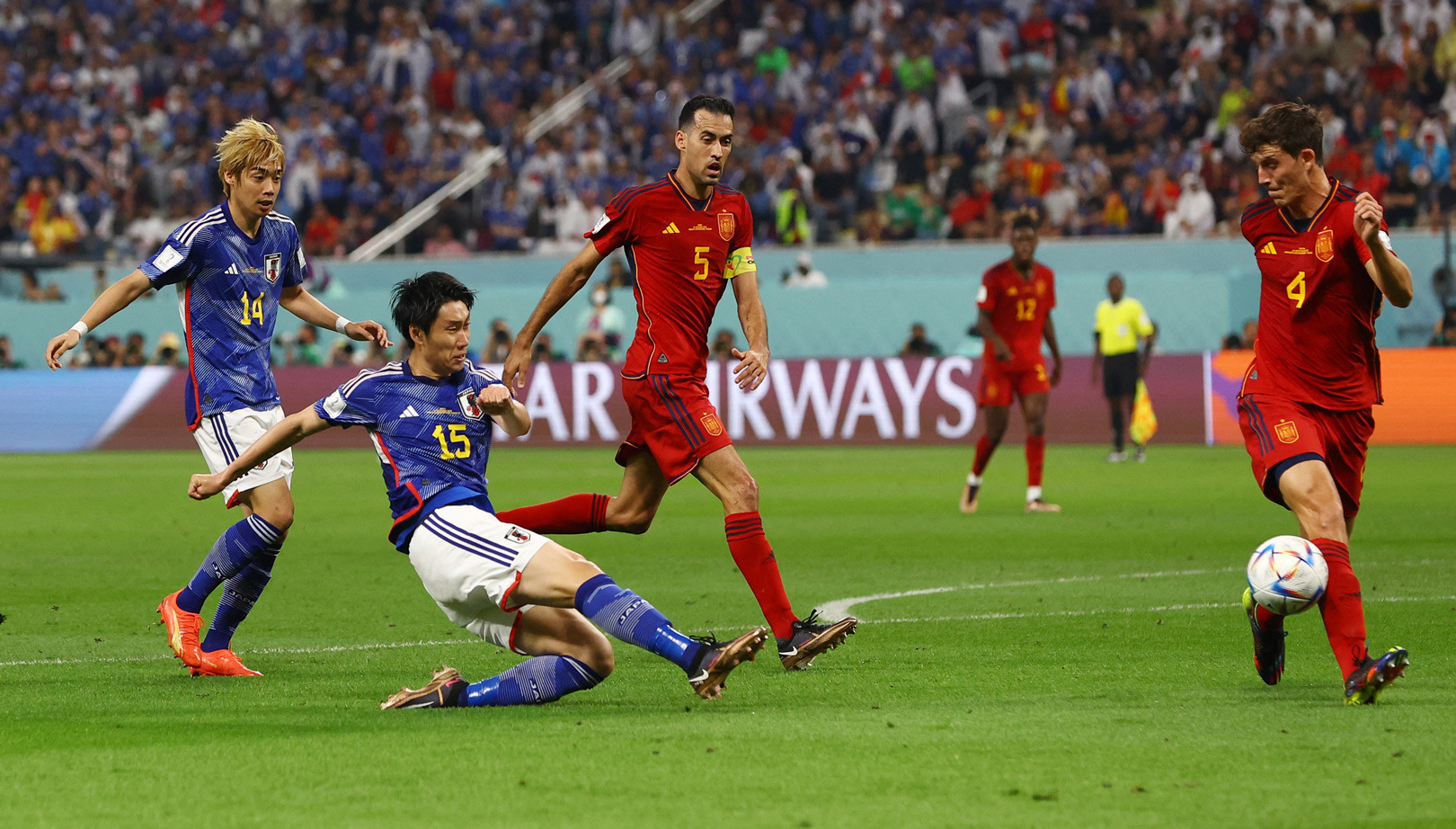 Nhật Bản chạm trán Tây Ban Nha ở lượt trận cuối bảng E, và buộc phải thắng mới chắc chắn vé đi tiếp
