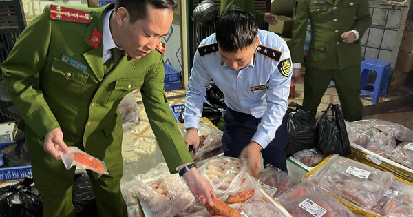 Thu giữ hơn 1 tấn ức vịt và cánh gà đông lạnh không rõ nguồn gốc