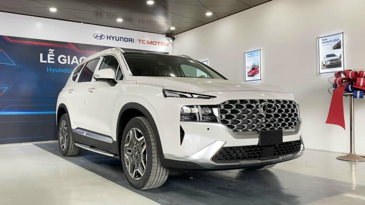 Hết bán 'bia kèm lạc', Hyundai SantaFe giảm sâu 60 triệu đồng