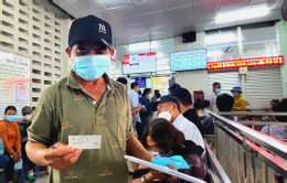 Ba tiếng chờ đợi, 10 phút khám