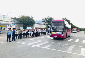 Hỗ trợ 50-100% vé xe đưa công nhân về quê đón Tết