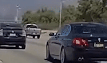 Tài xế xe BMW bon chen vượt ẩu gây va chạm liên hoàn trên cao tốc