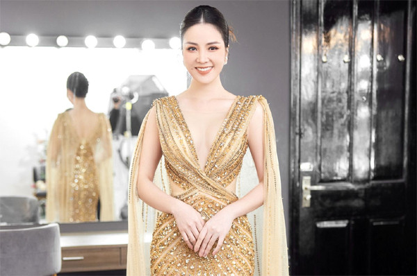 Sự cố bất ngờ khiến Á hậu Thuỵ Vân lo lắng trước giờ lên sóng trực tiếp