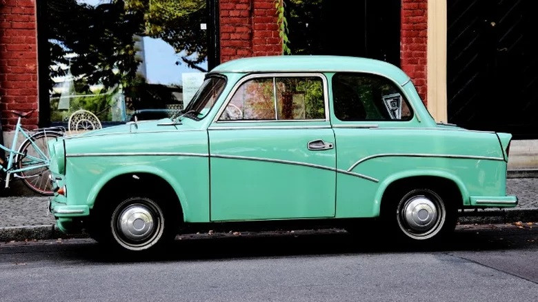 Loạt ô tô rẻ nhất thế giới: Có mẫu giá chỉ vài trăm đô, hoặc phải đặt trước 15 năm