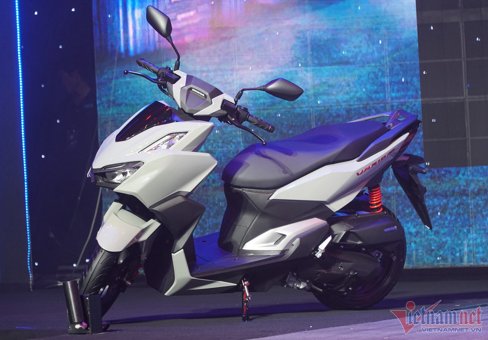 Honda Vario giá 51,69 triệu cạnh tranh gay gắt Yamaha NVX