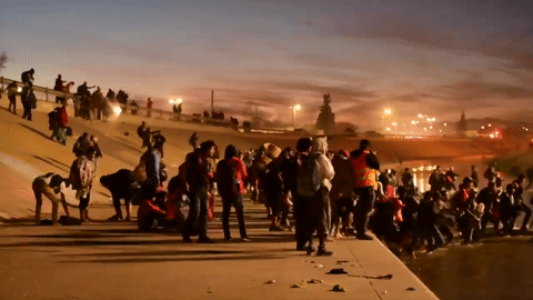 Thành phố biên giới Mỹ kêu cứu vì khủng hoảng nhập cư trái phép