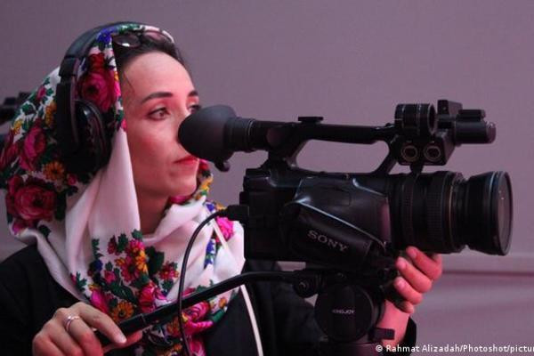 Taliban bất ngờ ra quy định cấm chiếu phim có diễn viên nữ