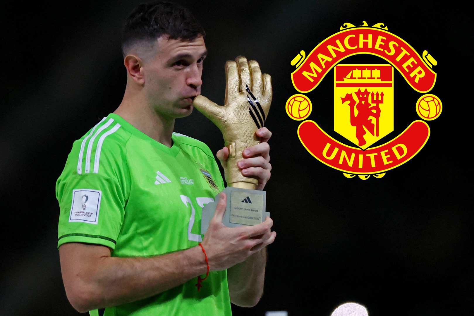 MU ký Emiliano Martinez, Chelsea lấy Moukoko