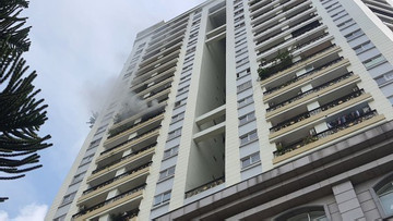 Over 200 people escape from fire in building in HCMC