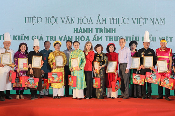 Tìm kiếm 1.000 món ẩm thực tiêu biểu của Việt Nam