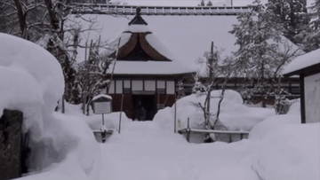 Tuyết rơi dày ở Nhật Bản, 13 người thiệt mạng