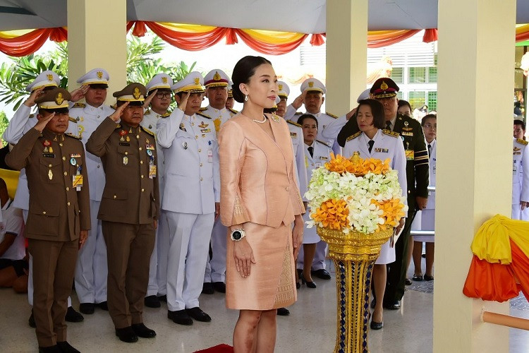 タイ全土がバー王女のために祈る