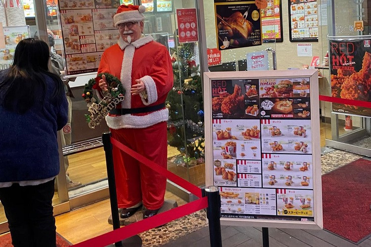 Gà rán KFC đã trở thành món truyền thống dịp Giáng sinh ở Nhật Bản như thế nào?