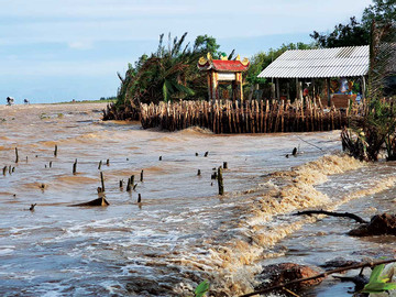 Landslides worsen in Mekong Delta