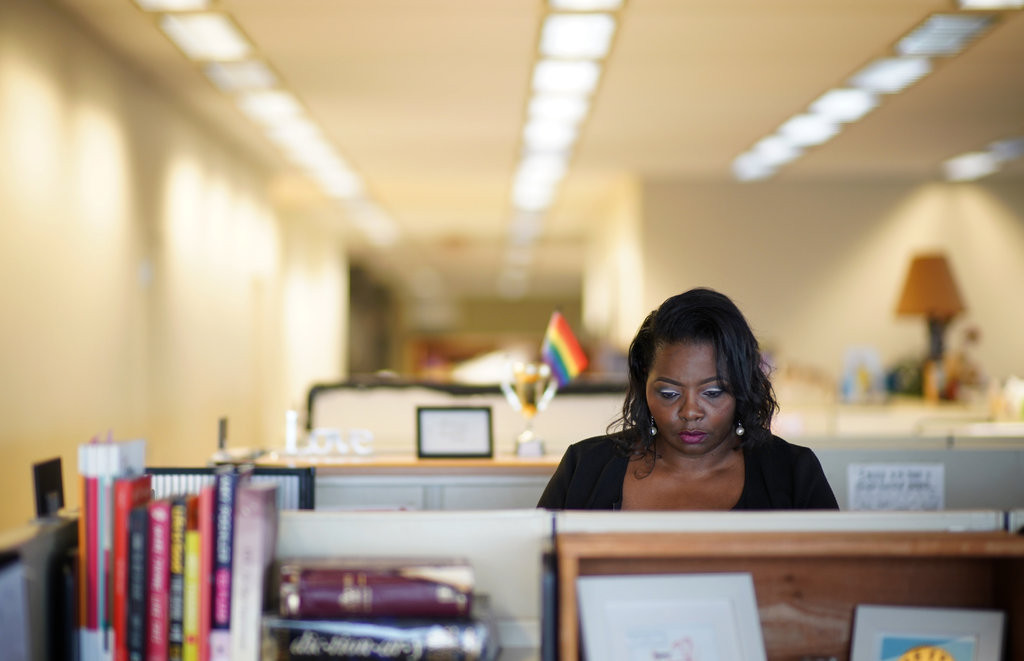 Người phụ nữ làm nghề viết thiệp mừng tại Mỹ: Cần rất nhiều lòng thấu cảm để viết ra thông điệp chạm đến trái tim người dùng - Ảnh 2.