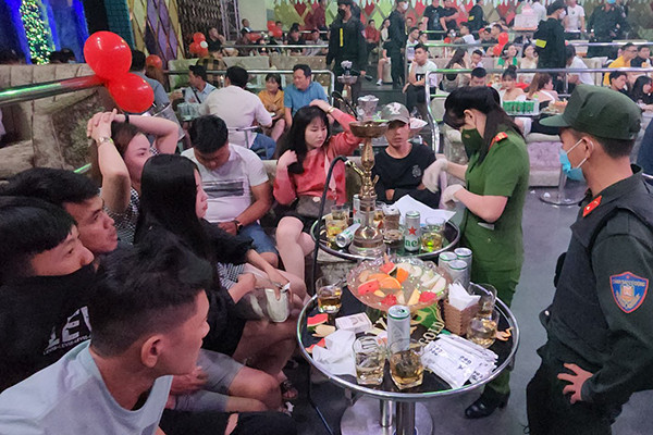 139 nam nữ dương tính ma túy trong quán bar Paradise ở Kiên Giang