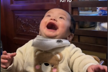 Em bé nước ngoài lần đầu ăn phở Việt, biểu cảm đáng yêu thu hút gần 5 triệu lượt xem