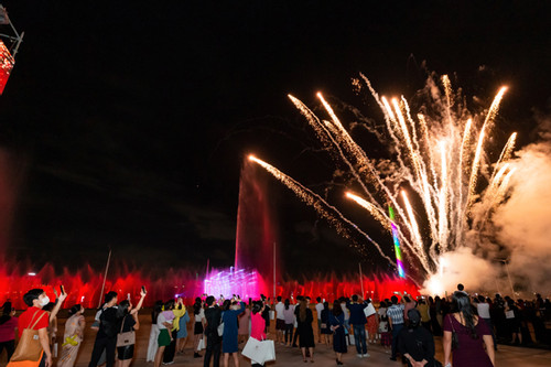 Chào năm mới 2023: Lễ hội đếm ngược kết hợp pháo hoa và nhạc nước ở TP.HCM