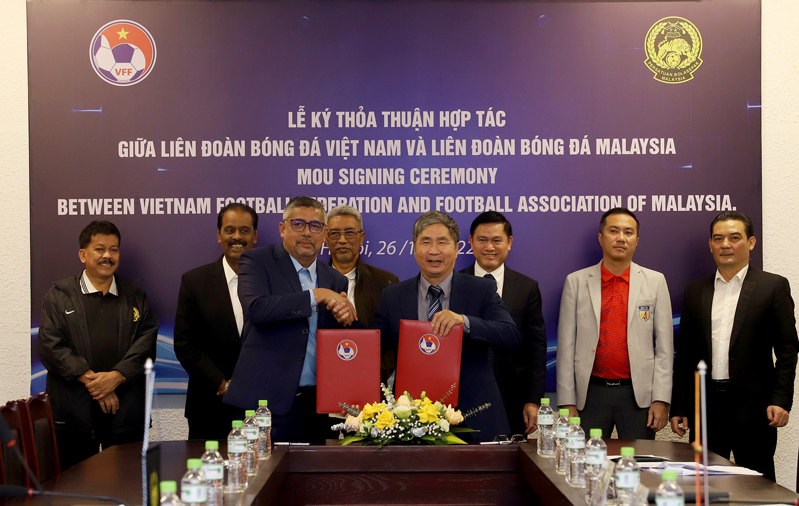 Bóng đá Việt Nam và Malaysia hợp tác phát triển trọng tài