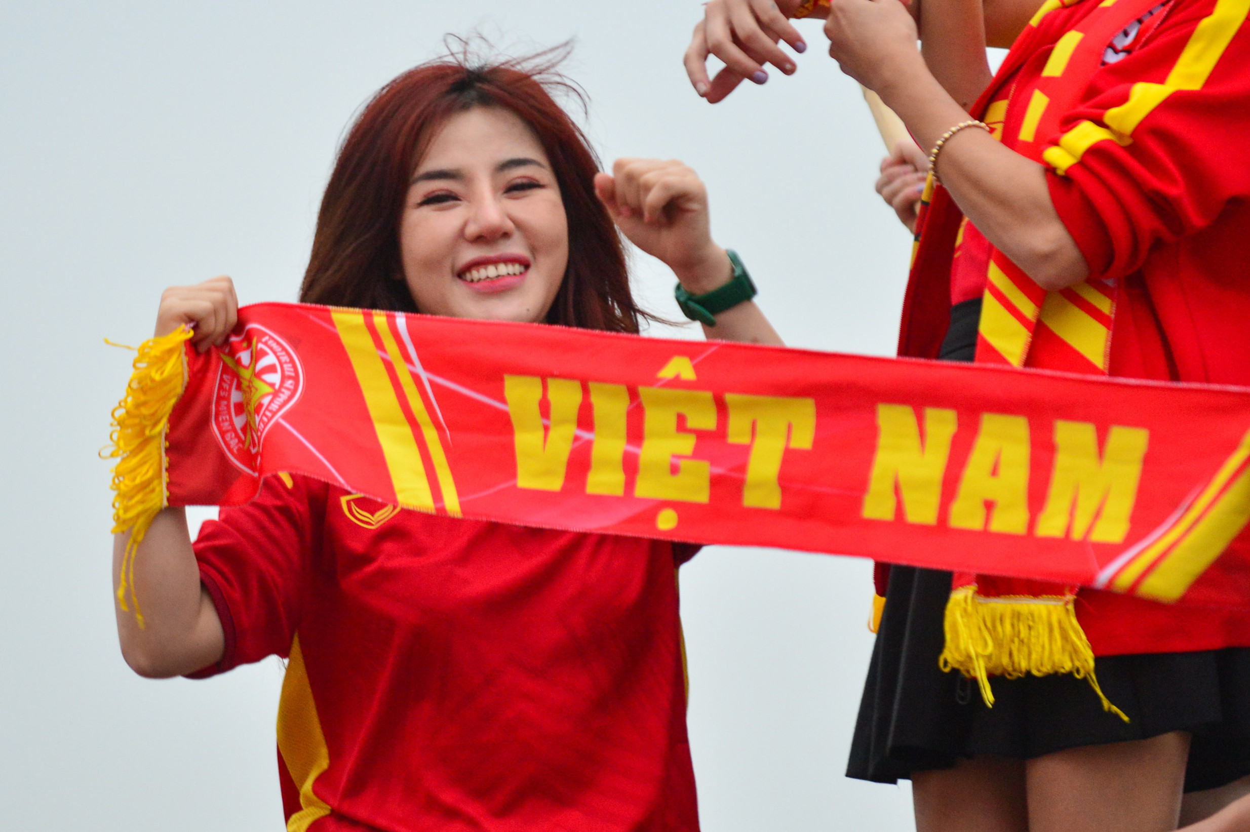 CĐV tràn về sân Mỹ Đình khuấy động không khí trước trận Việt Nam - Malaysia