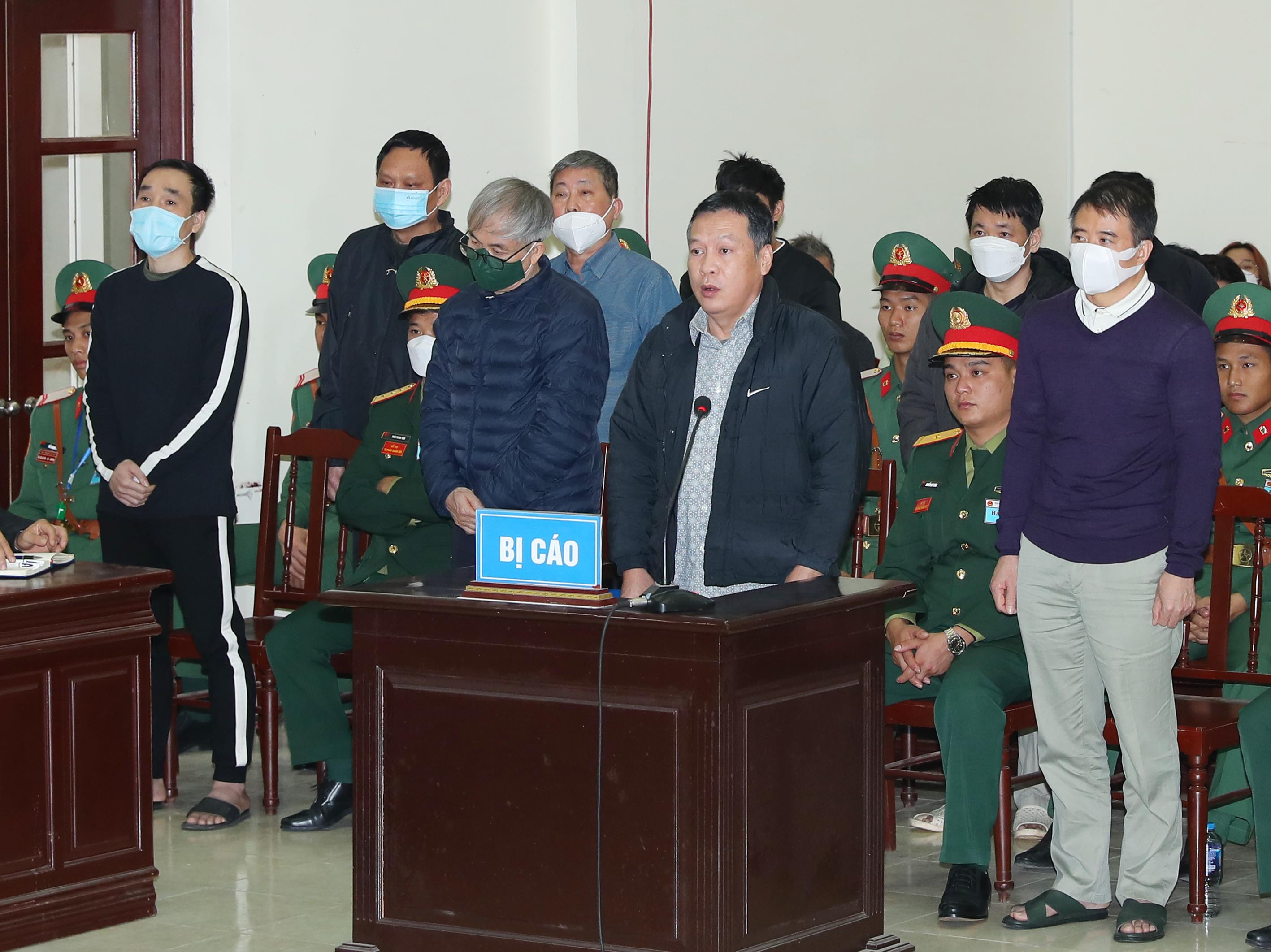 Vụ buôn lậu xăng dầu: Cựu Đại tá Nguyễn Thế Anh không còn kêu oan, xin giảm án