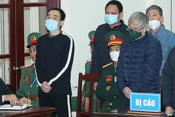 Vụ buôn lậu xăng dầu: Cựu thiếu tướng cảnh sát biển nói 'tủi nhục' với gia đình