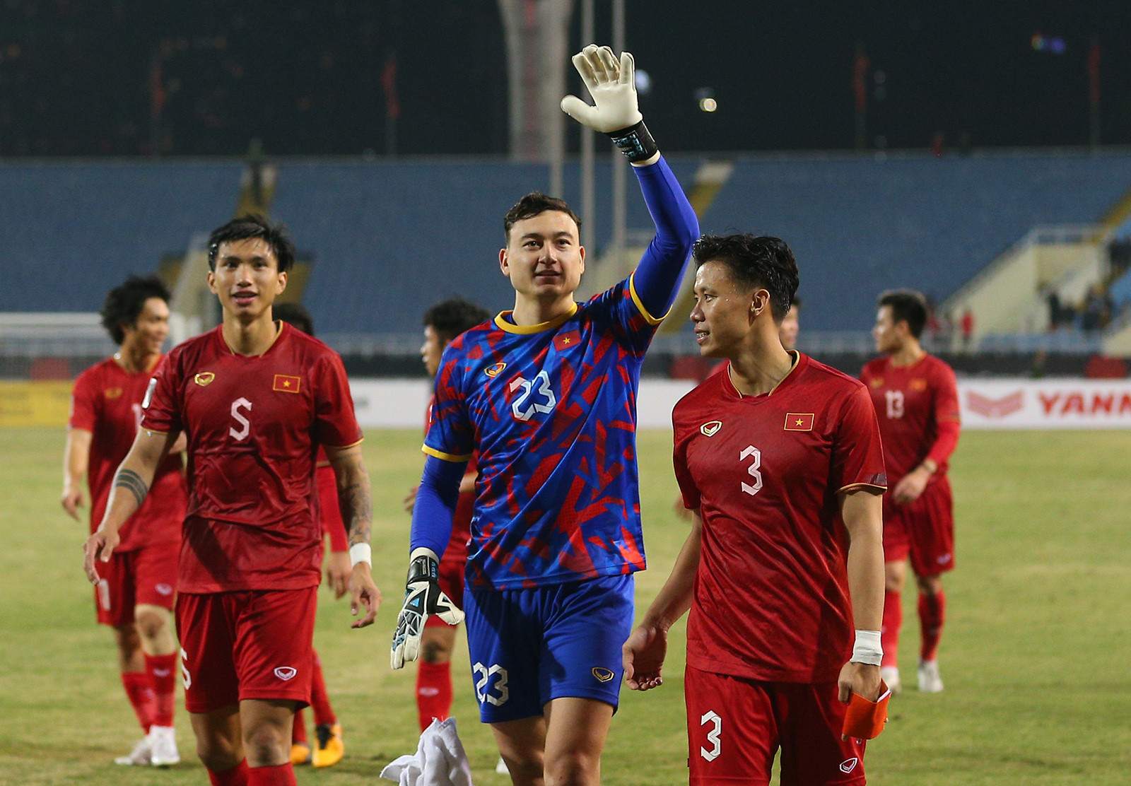 Đặng Văn Lâm nhận Cầu thủ hay nhất trận Việt Nam 3-0 Malaysia