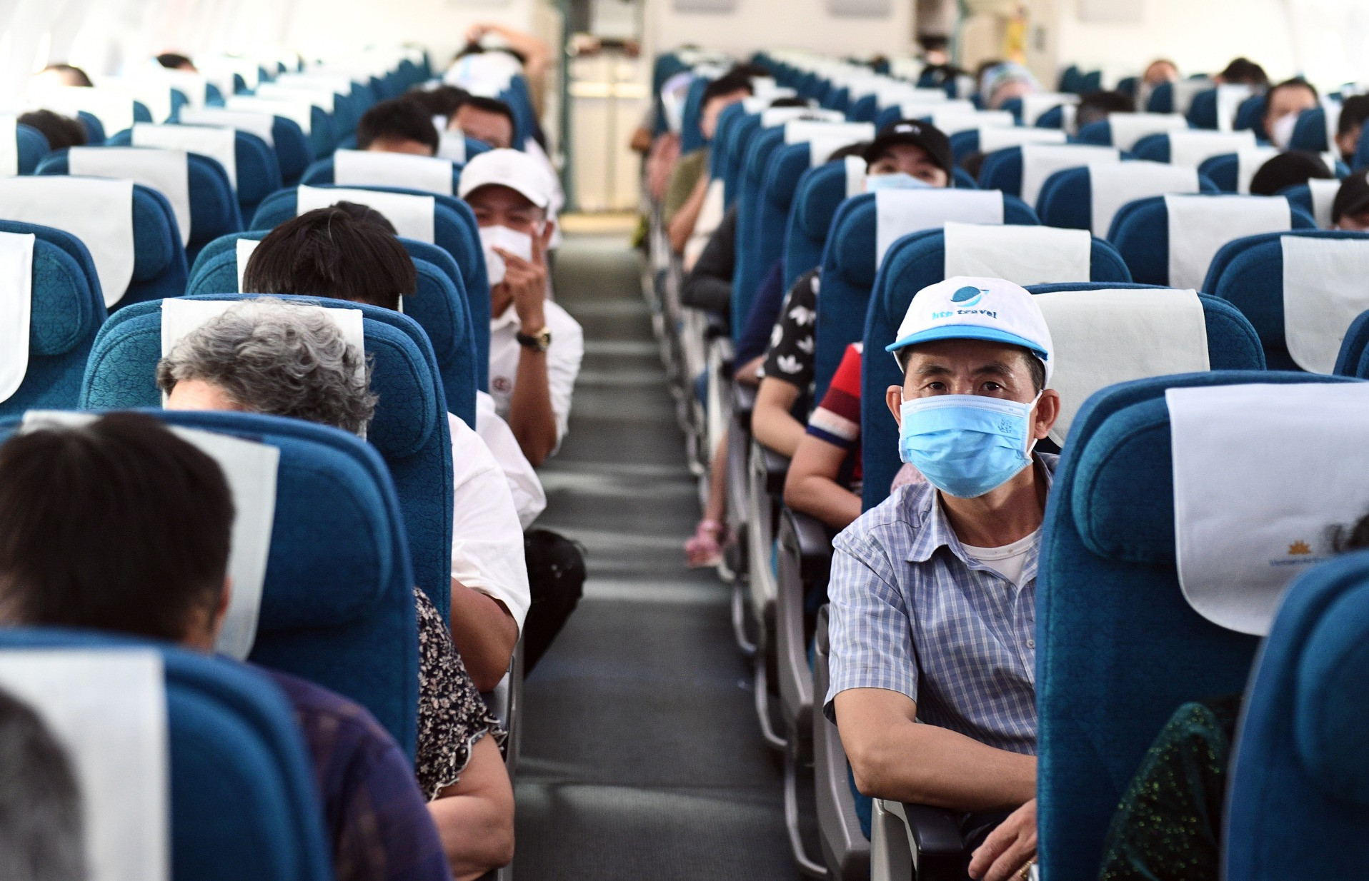 Vé máy bay Tết vẫn 'sốt nóng', hàng không tìm cách hạ nhiệt
