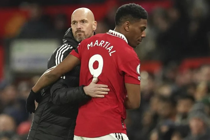 Erik ten Hag tiết lộ MU mua tiền đạo mới, né Cody Gakpo đến Liverpool