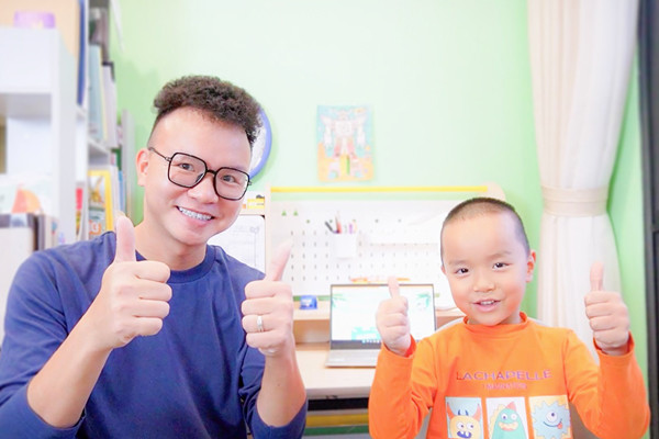Mở cửa tương lai với Hộ chiếu Tiếng Anh