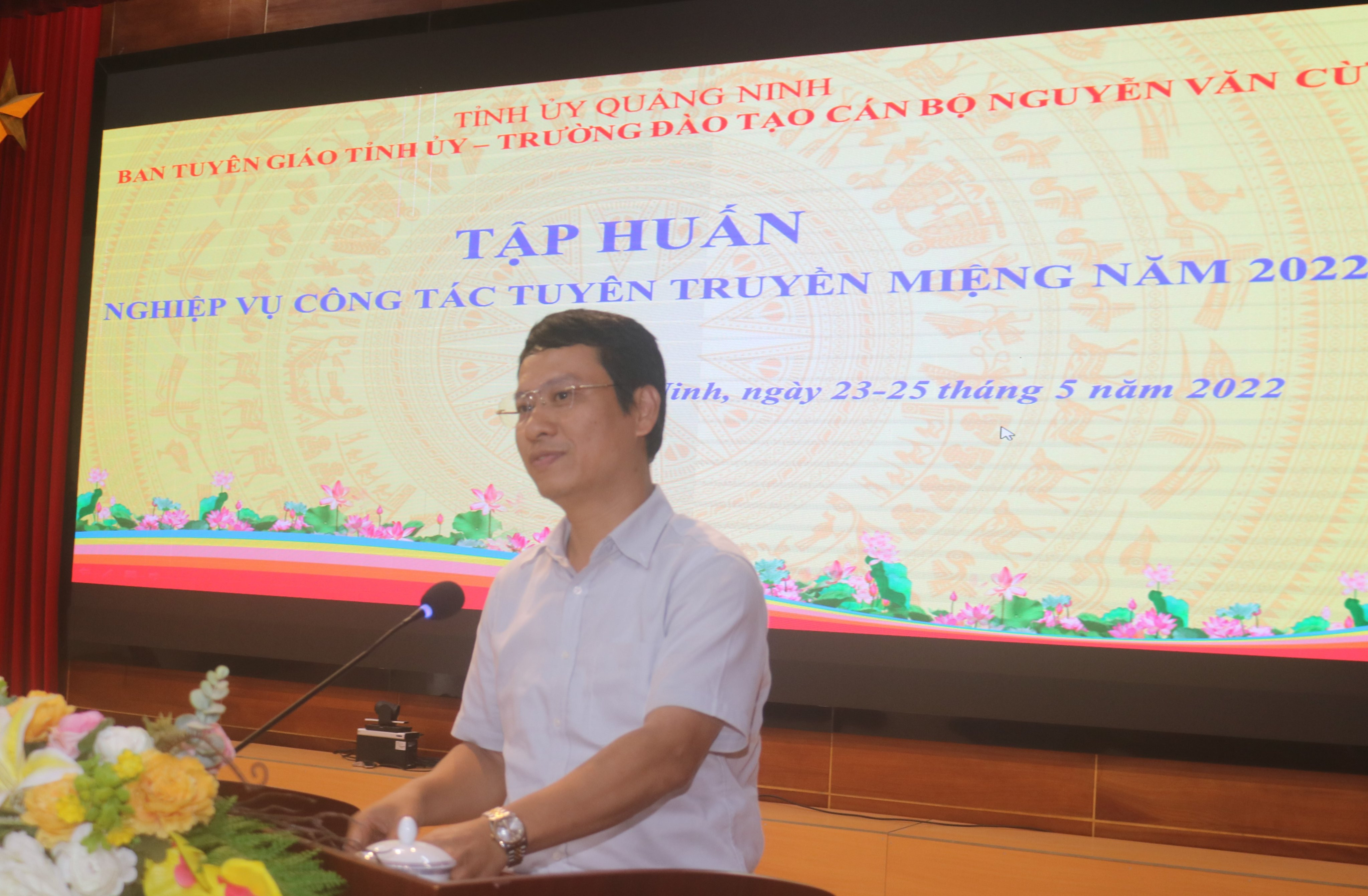 Tuyên truyền miệng là kênh thông tin quan trọng, góp phần xóa nghèo thông tin