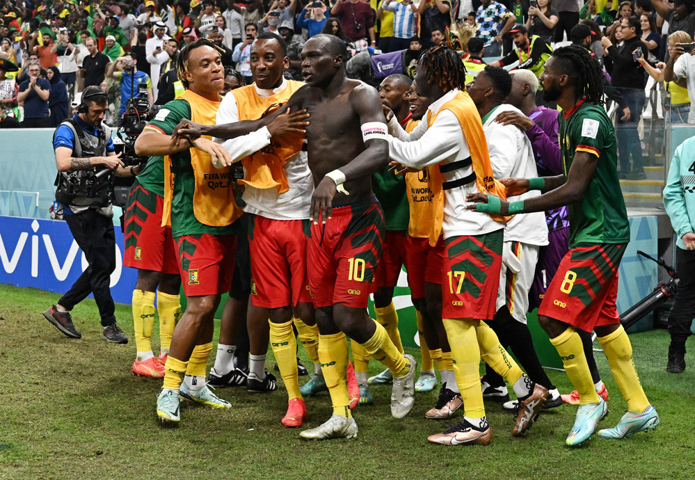 Video bàn thắng Cameroon 1-0 Brazil: Aboubakar bừng sáng