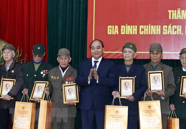 Chu tich nuoc dang huong tuong niem, tri an cac bac tien boi hinh anh 2