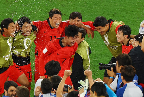 Hàn Quốc đi tiếp ở World Cup: Khoảnh khắc không dành cho người yếu tim